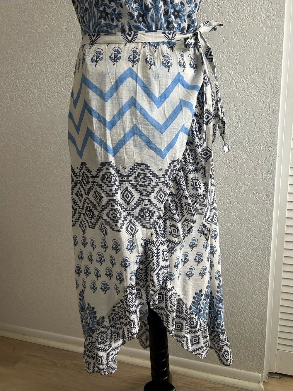Bell by Alicia Bell Blue White Cotton Silk Boho Floral Print Front Wrap Dress - Picture 5 of 8